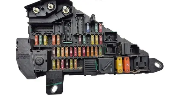 BMW 5 E60 E61 Fuse module 6906603