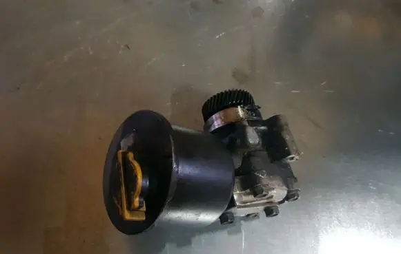 Mazda Premacy Power steering pump