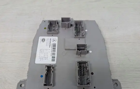 Mercedes-Benz C W205 SAM control unit A2059009321