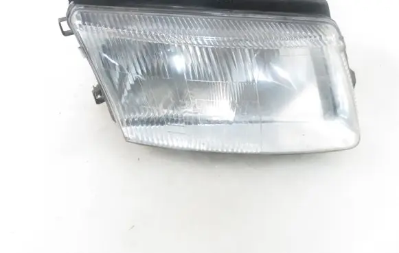 Volkswagen PASSAT B5 Headlight/headlamp