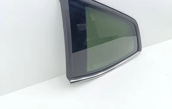 Volkswagen Atlas Rear side window