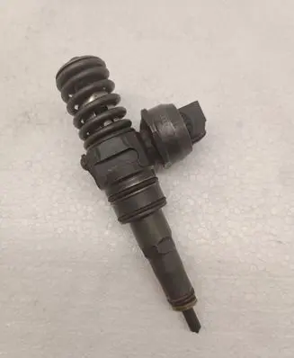 Audi A4 S4 B6 8E 8H Fuel injector 038130073Q