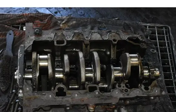 Volkswagen PASSAT CC Engine block CRL