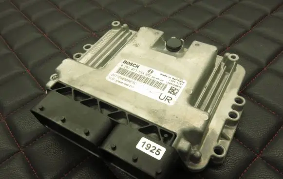 Honda CR-V Engine control unit/module 0281013633 37820R06E17 1039S28649