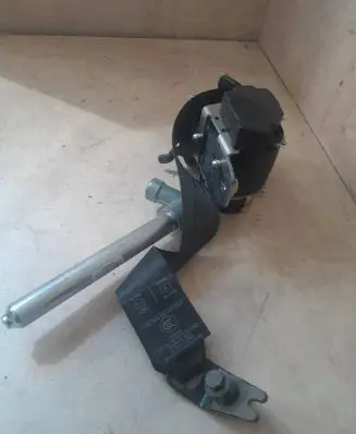 Volvo V70 Front seatbelt 39859391