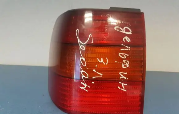 Volkswagen PASSAT B4 Rear/tail lights 63294