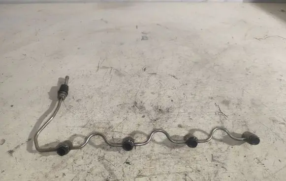 Nissan Primera Fuel return line/hose 
