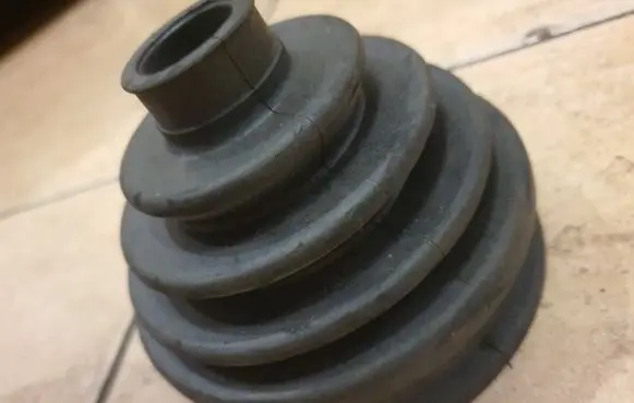 Volkswagen Transporter - Caravelle T4 Driveshaft outer CV joint boot 701498203