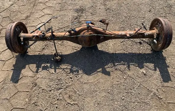 Toyota Hilux (AN10, AN20, AN30) Rear axle beam with reductor 