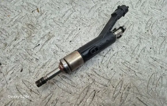 Peugeot 2008 II Fuel injector 9822715980