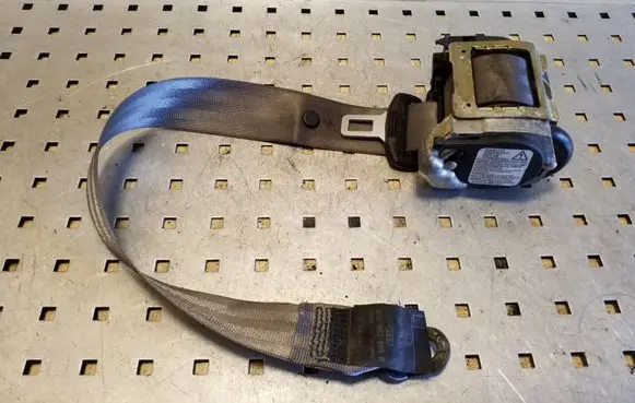 Audi A8 S8 D2 4D Rear seatbelt 4D0857805B