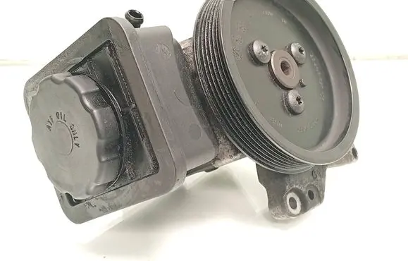BMW X3 E83 Power steering pump 7692974 7787106 32417787106