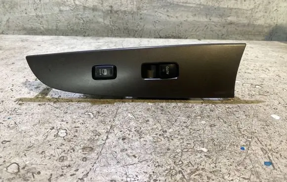 Lexus IS 220D-250-350 Quarter vent window switch P4CN010W1 0701A