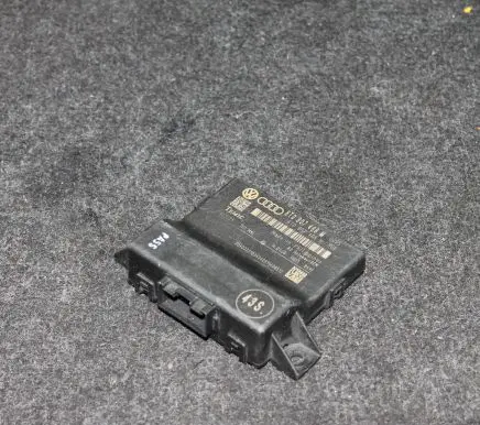 Audi A5 8T 8F Gateway control module 8T0907468M