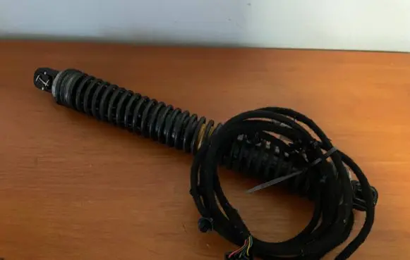 BMW 7 F01 F02 F03 F04 Tailgate strut 7120099