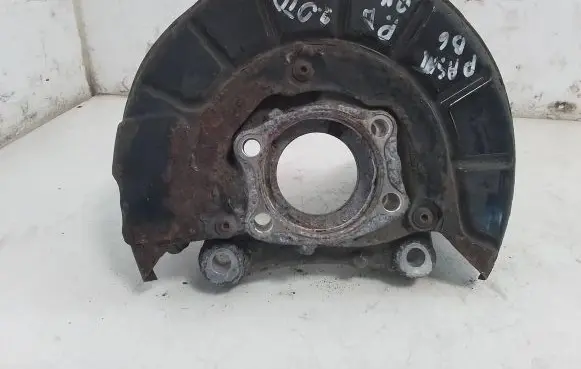 Volkswagen PASSAT B6 Front wheel hub