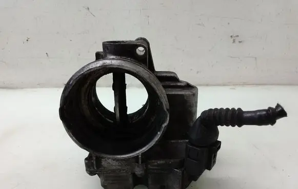 Volkswagen Touran I Throttle valve A2053099815