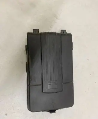 Volkswagen PASSAT B7 Battery box tray cover/lid 3C0915443A