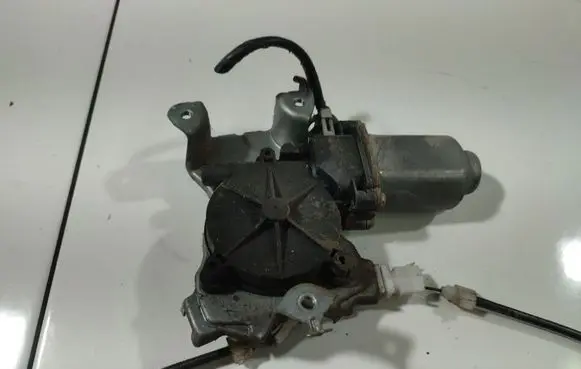 Nissan Almera Tino Front door window regulator motor 400600T2