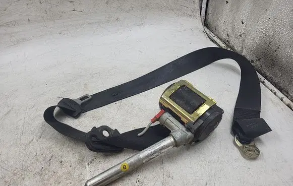 Audi A4 S4 B5 8D Front seatbelt 