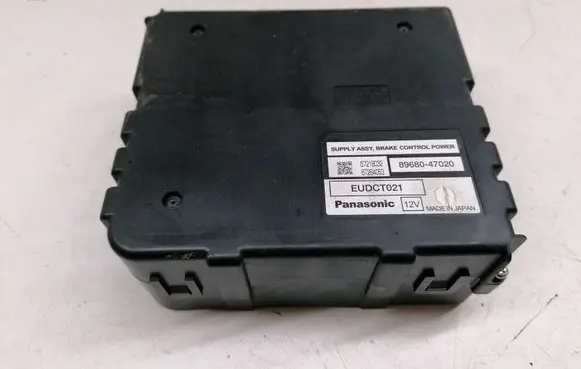 Toyota Prius (XW20) Brake system control unit/module 8968047020 6721B032 67264053