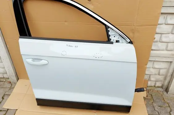 Volkswagen T-Roc Front door 2GA831312F