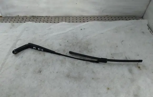 Volkswagen PASSAT B7 Windshield/front glass wiper blade 
