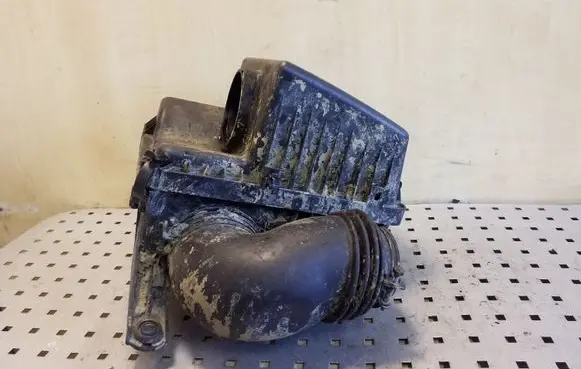 KIA Sorento Air filter box 281103E700