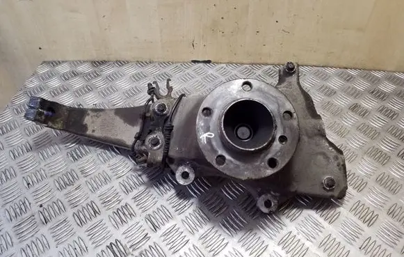 BMW 5 GT F07 Front wheel hub spindle knuckle