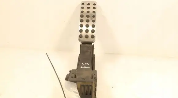Mercedes-Benz R W251 Accelerator throttle pedal A1643000104