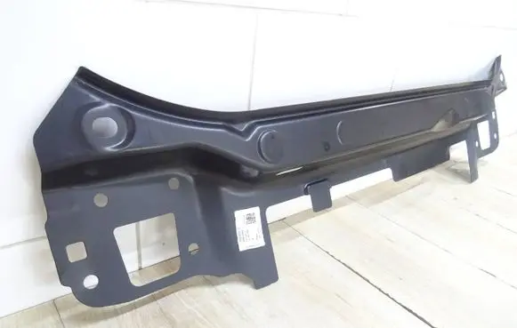 Volkswagen PASSAT B9 Rear bumper trim bar molding 3J0813309