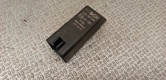 Skoda Superb B6 (3T) Glow plug pre-heat relay 038907281D
