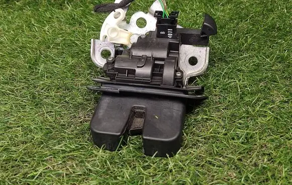 Audi A6 S6 C7 4G Tailgate/trunk/boot lock/catch/latch 4G9827520