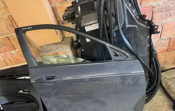 Hyundai Kona II Front door ZFF