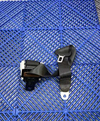 Toyota Auris E180 Middle seatbelt (rear) C7092