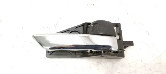 Suzuki SX4 S-Cross Front door interior handle