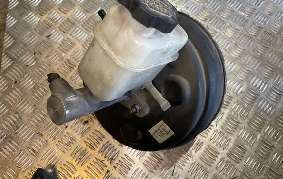 Hyundai Santa Fe Brake booster 585002B802
