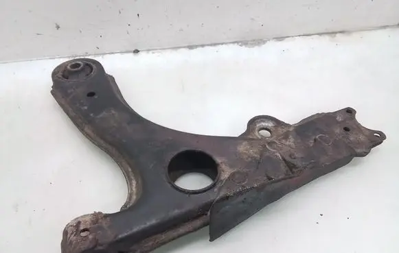 Volkswagen PASSAT B3 Front lower control arm/wishbone 357407158