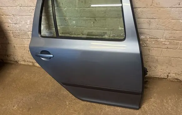 Skoda Octavia Mk2 (1Z) Rear door 