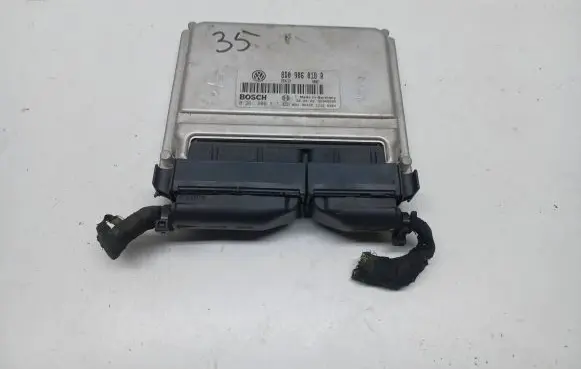 Volkswagen PASSAT B5.5 Engine control unit/module 8D0906018R 26SA5995 0261206317