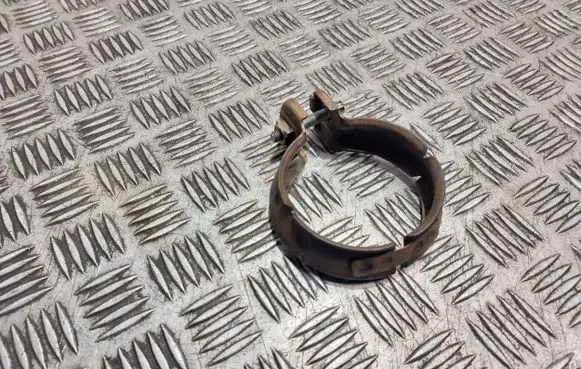 Mercedes-Benz E W212 Muffler pipe connector clamp A0009958902