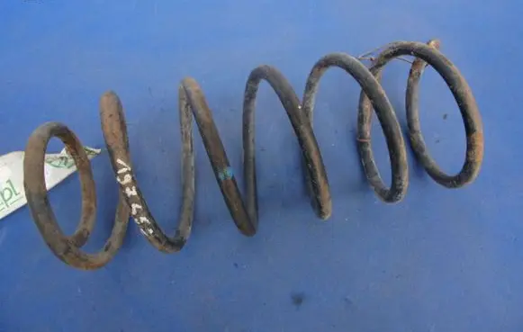 Volkswagen Golf I Front coil spring