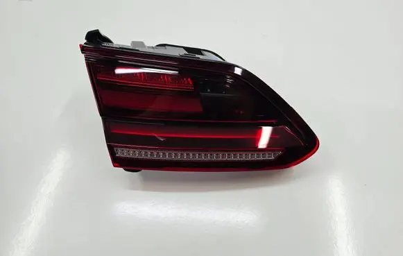 Volkswagen Arteon Tailgate rear/tail lights 3G8945307N