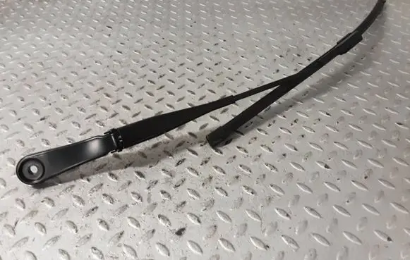 BMW X1 U11 Front wiper blade arm 9478846 61619478846 61619478856