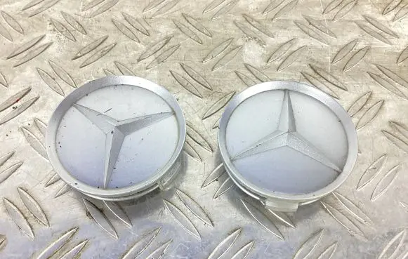 Mercedes-Benz E W211 Original wheel cap A2014010225