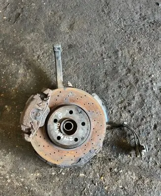Mercedes-Benz E AMG W211 Front wheel hub 2110402