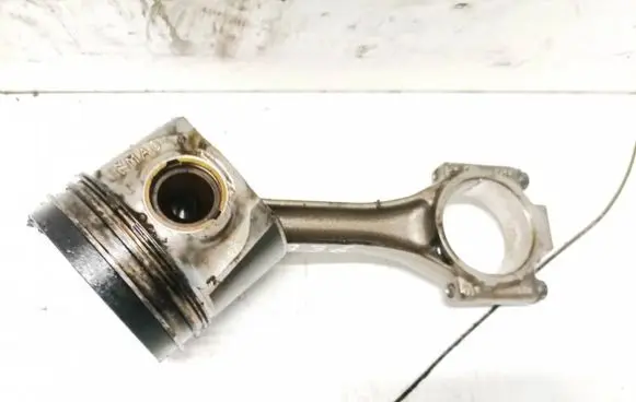 Skoda Octavia Mk2 (1Z) Piston with connecting rod
