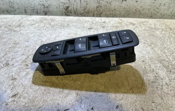 Chrysler 300C Electric window control switch 68139806AB 86390B 10095568