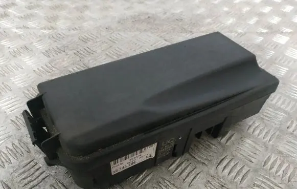 Opel Vectra C Fuse module 13144709