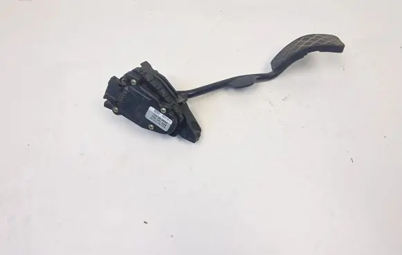 Audi A4 S4 B7 8E 8H Accelerator throttle pedal 8D2721523